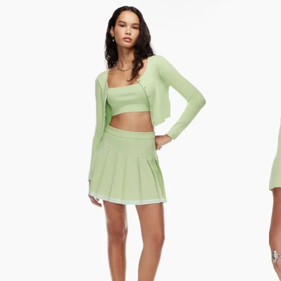 Sunday Best Pleated Skirt 💚 - Picture 2 of 2